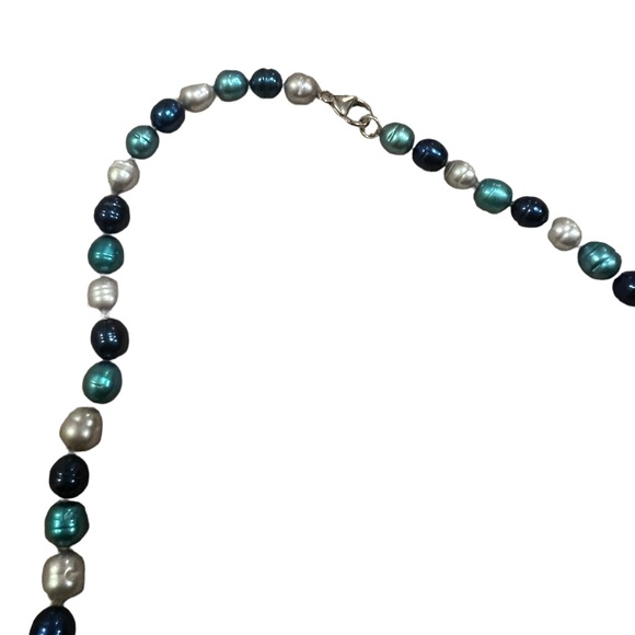 Blue Pearl Necklace 20.5” - Picture 4 of 5
